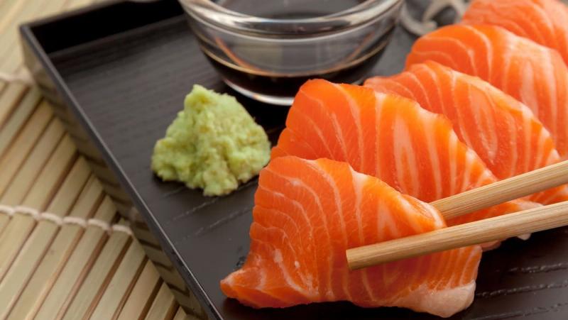 Cách chọn cá hồi tươi ngon để làm gỏi và sashimi
